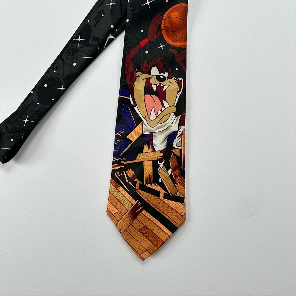 Men’s Vintage 1996 Tasmanian Devil (Taz) Basketball Necktie - Picture 2 of 4